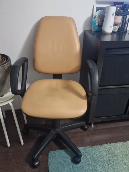 Scaun rotativ piele
